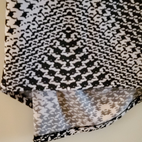 Passports Cap Sleeve Top Asymmetrical hem Sz M - Picture 9 of 9